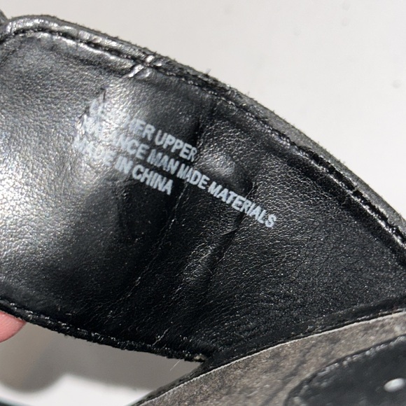 bõøc b.o.c Born Concepts Women’s leather flower flip flops sandals - Picture 7 of 12